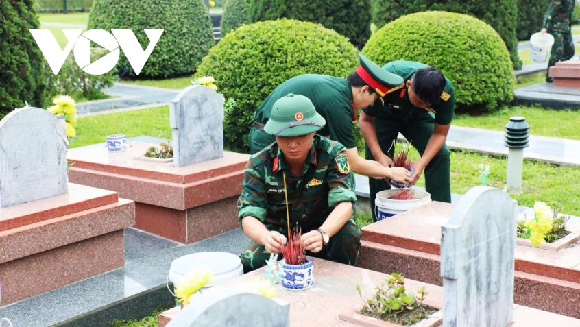 Visitors return to Dien Bien Phu battlefield to revisit a historic victory